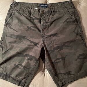 Mens American Eagle camo shorts waist 36
